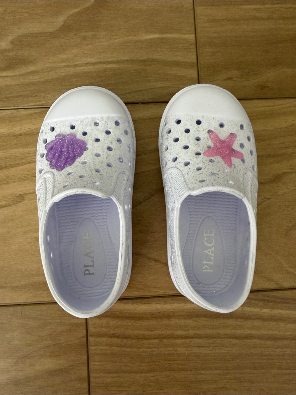 Kids White Glitter Slip-On Sneakers with Pink Star & Purple Shell - Picture 3 of 5
